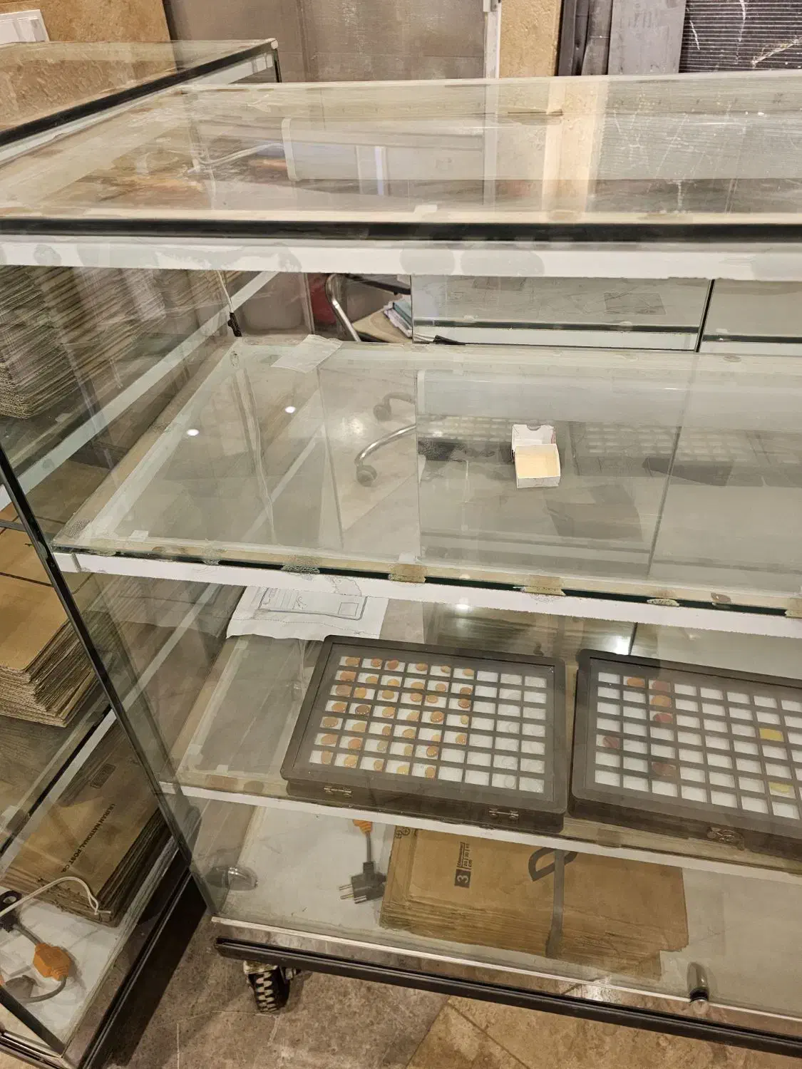 ویترین جوندار|بوفه، ویترین، کنسول|پردیس, فاز ۳|دیوار