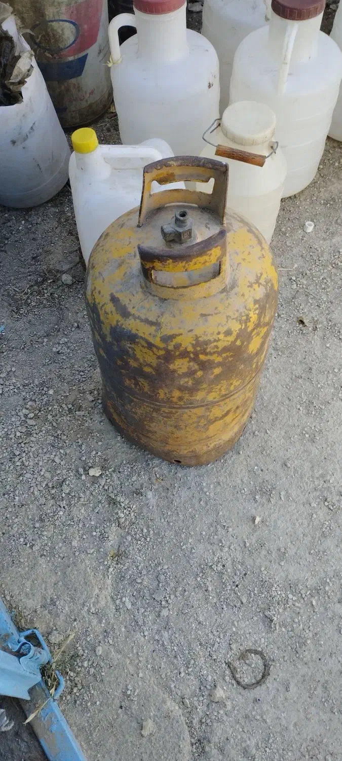 چن عدد کپسول پرسی و نیک گاز و ایران گاز همگی سالم|اجاق گاز و لوازم برقی پخت‌وپز|کرمانشاه, |دیوار