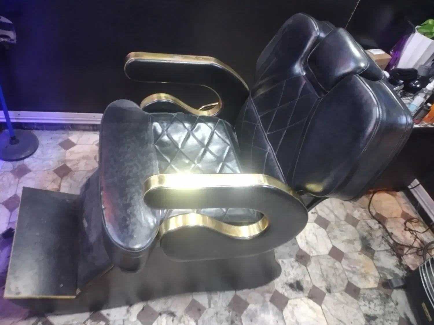 صندلی اریشگاه|آرایشگاه و سالن‌های زیبایی|مرند, |دیوار