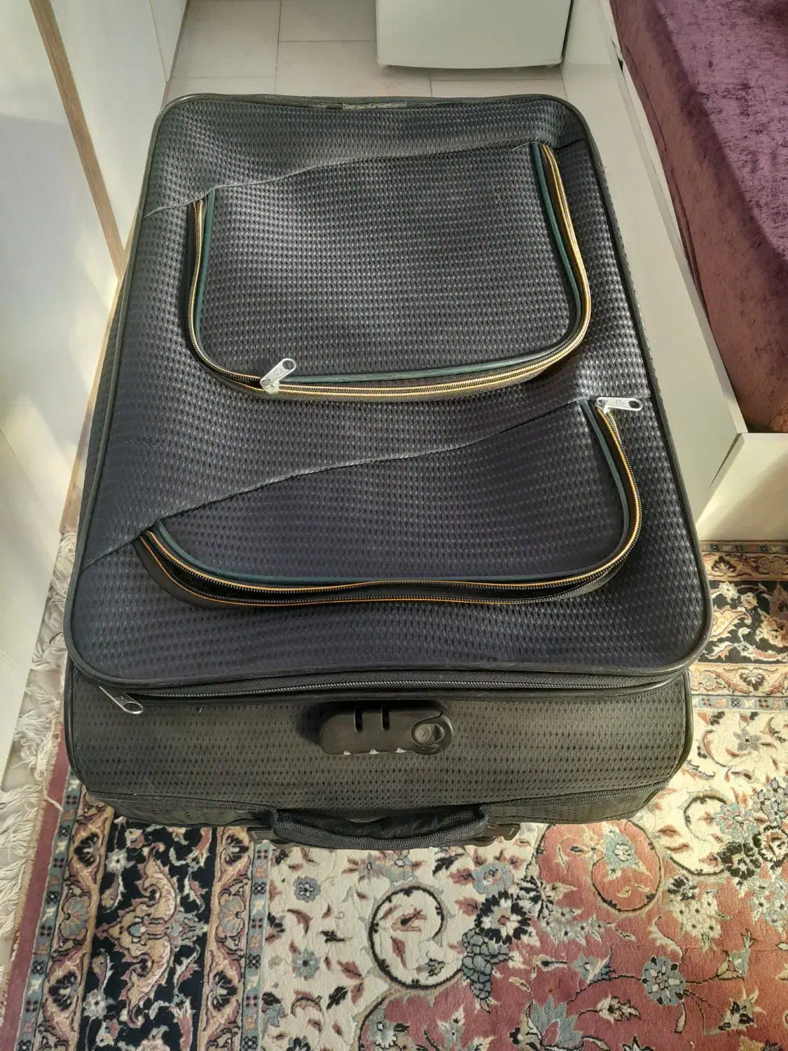 چمدان درحدنو|کیف، کفش، کمربند|مشهد, الهیه|دیوار