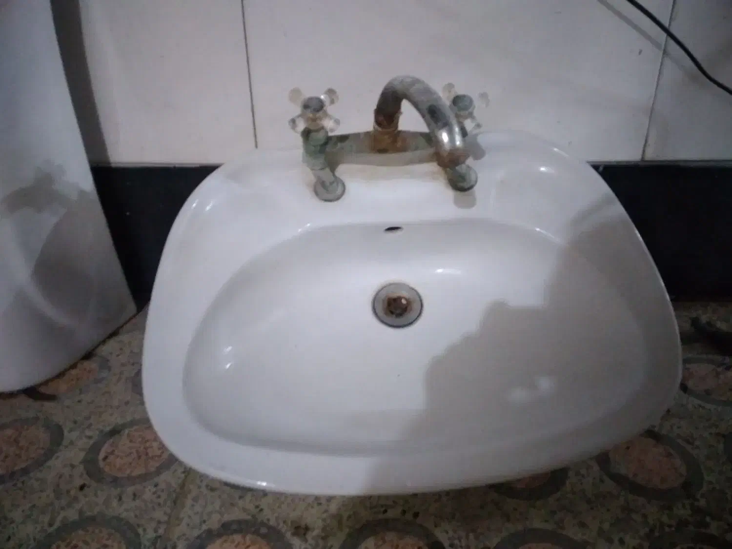 روشویی بزرگ|لوازم سرویس بهداشتی|بندر ماهشهر, |دیوار