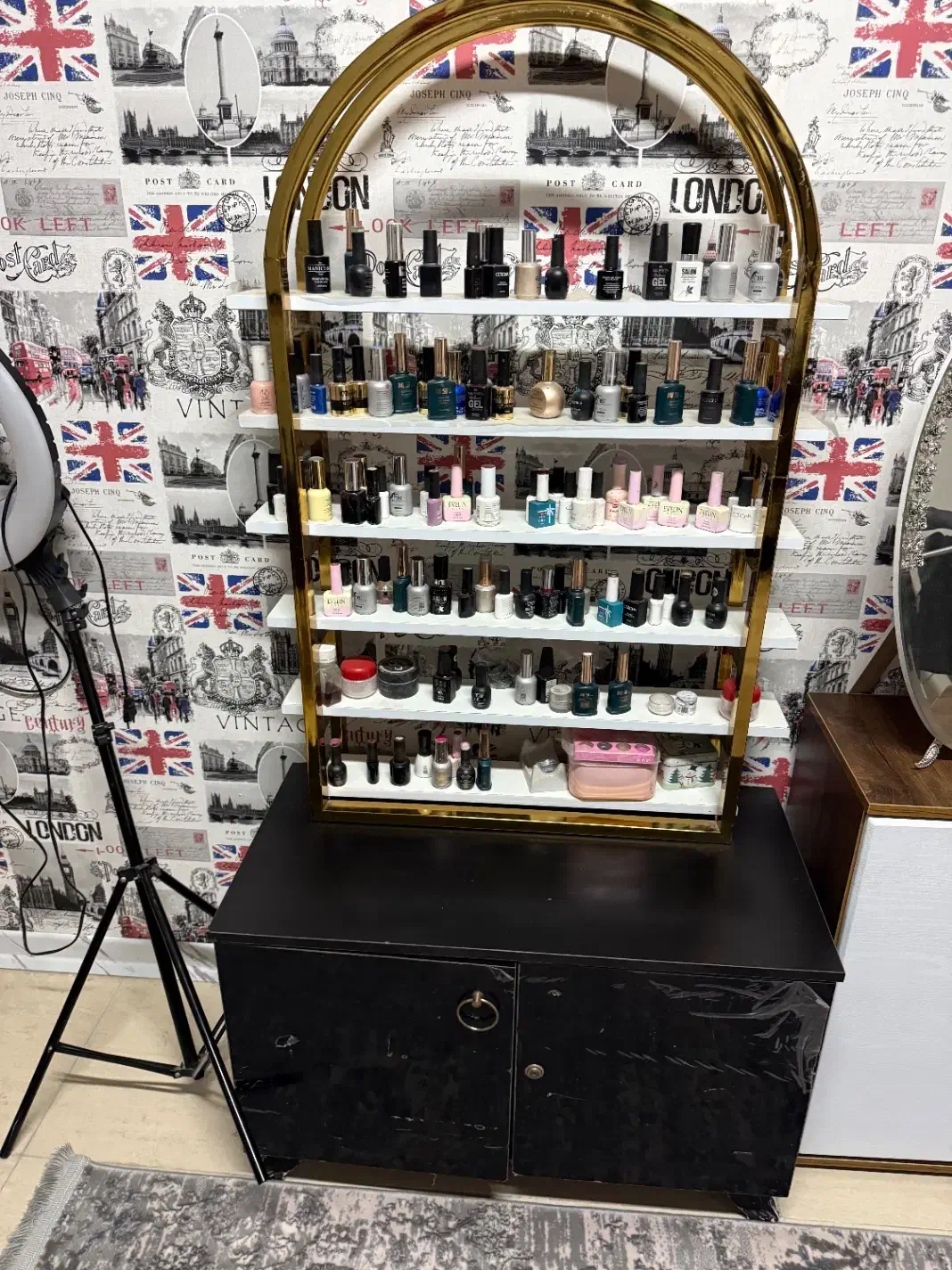 تمامی لاک و میز و صندلی و استند در حد نو|آرایشگاه و سالن‌های زیبایی|رباط‌کریم, رباط‌کریم|دیوار