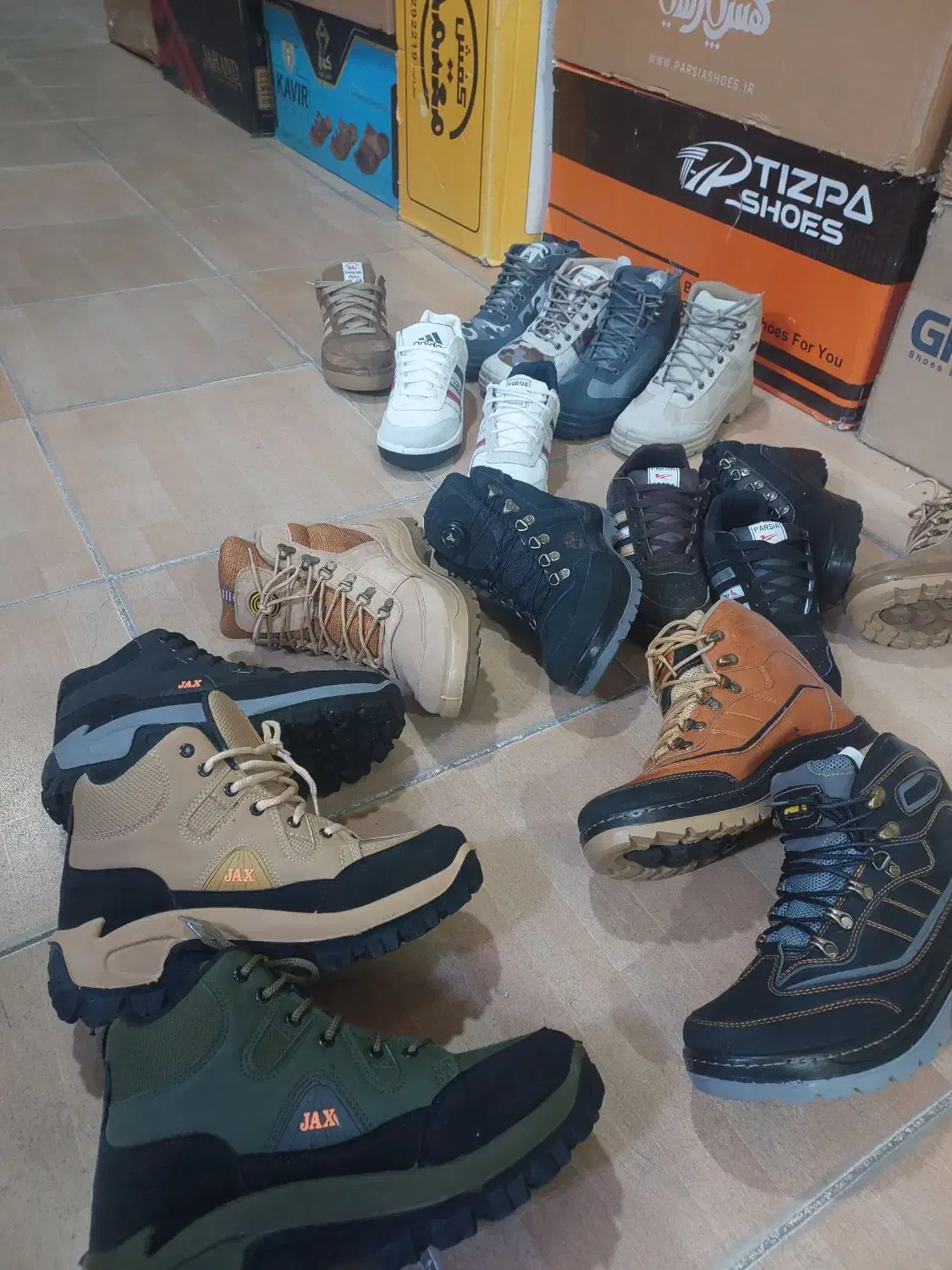 کفش کار و کوهنوردی|کیف، کفش، کمربند|اندیمشک, |دیوار