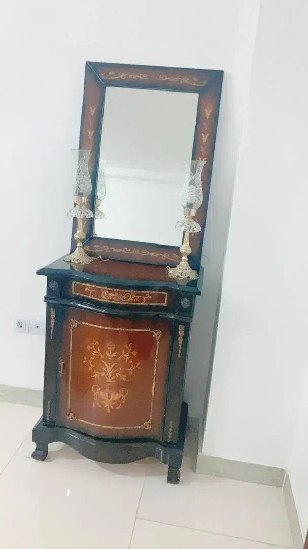 میز کنسول درحد نو|بوفه، ویترین، کنسول|پردیس, فاز ۸|دیوار