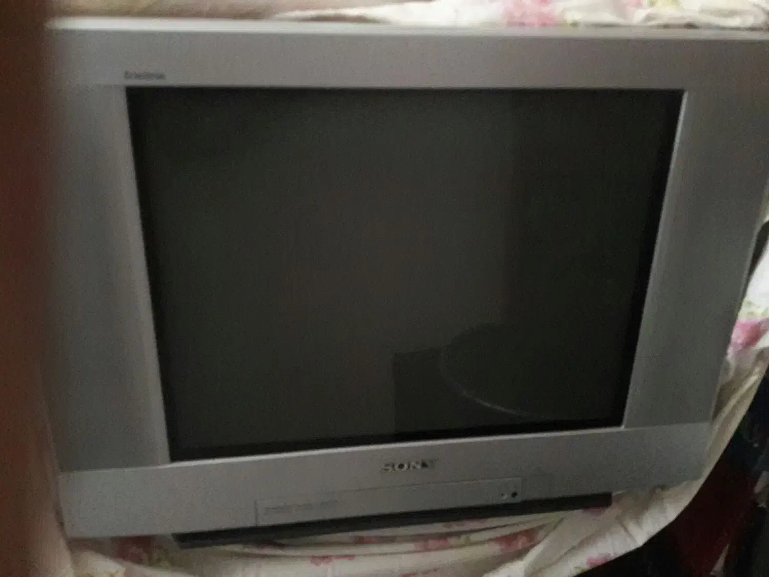 تلویزیون ۲۱ اینچ سونی|تلویزیون و پروژکتور|گرگان, |دیوار