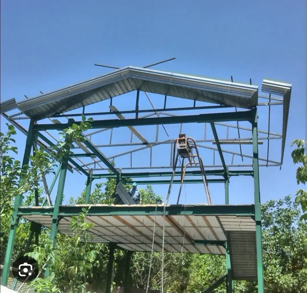 جوشکاری سقف شیروانی/ نصب حفاظ آهنی/ ساخت درب حیاط|خدمات پیشه و مهارت|هشتگرد, فاز ۱ مهستان|دیوار