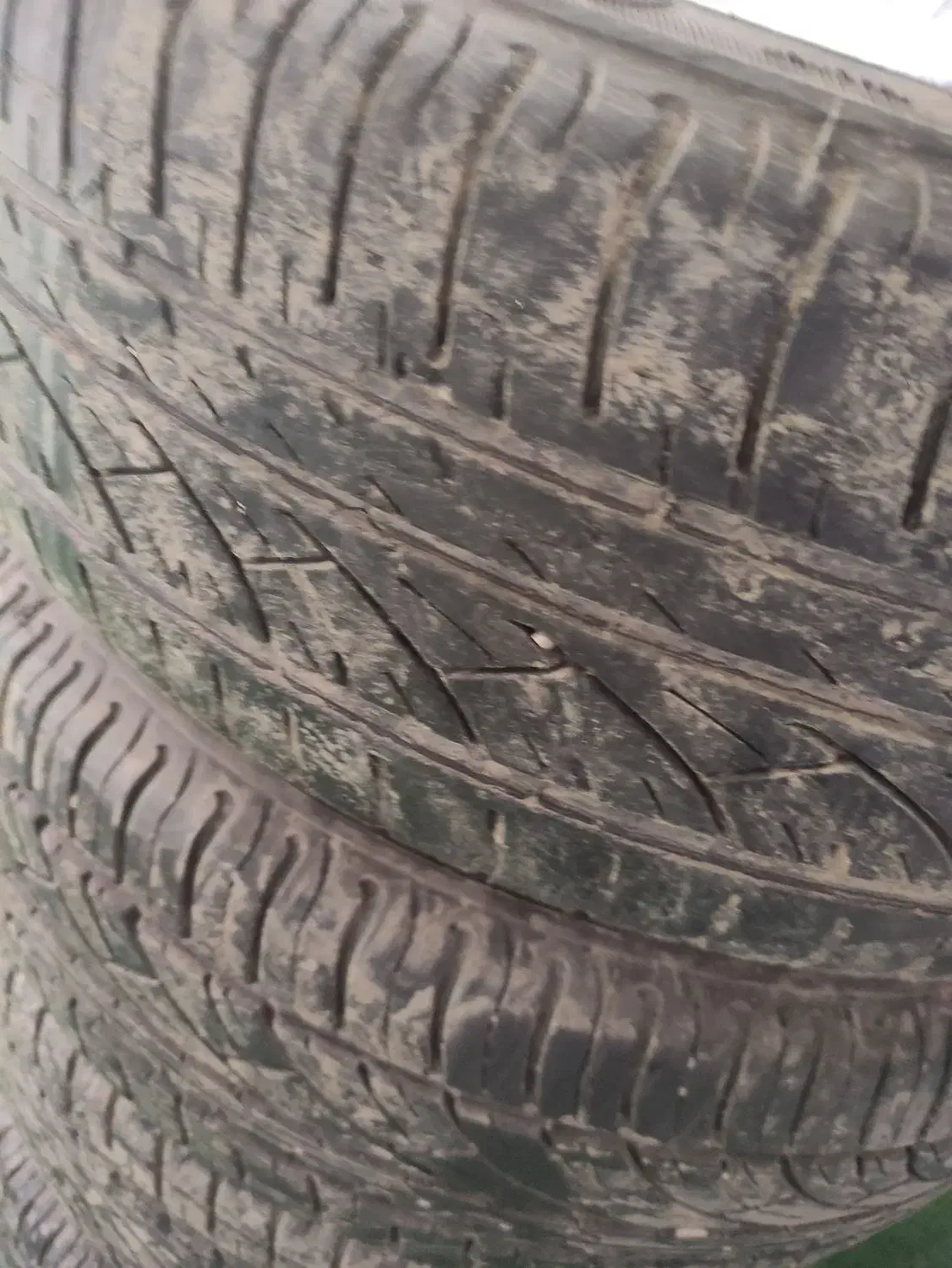 لاستیک|قطعات یدکی و لوازم جانبی|رشت, ترمینال|دیوار