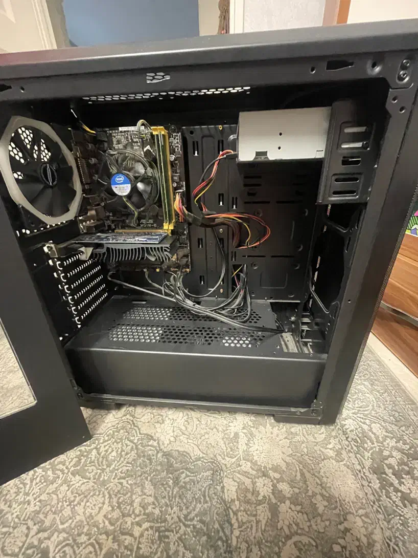 کامپیوتر مخصوص بازی های متوسط و کار های اداری|رایانه رومیزی|ری, شهادت|دیوار