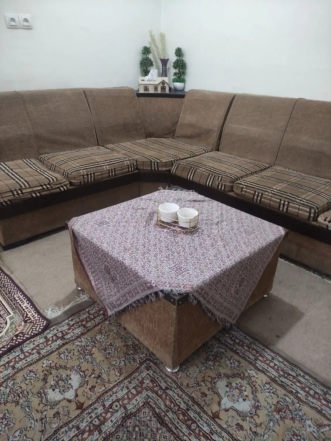 مبل هفت نفره بامیز.|مبلمان خانگی و میز عسلی|شوش, |دیوار