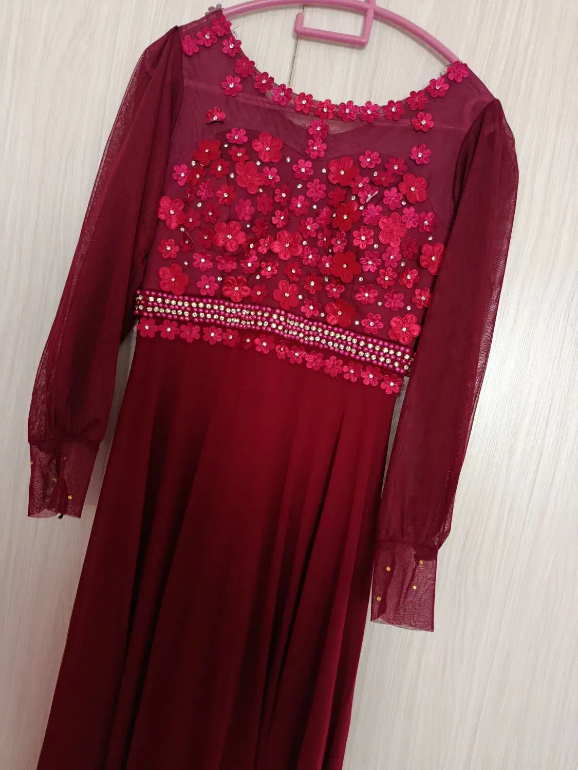 لباس مجلسی|لباس|آوج, |دیوار