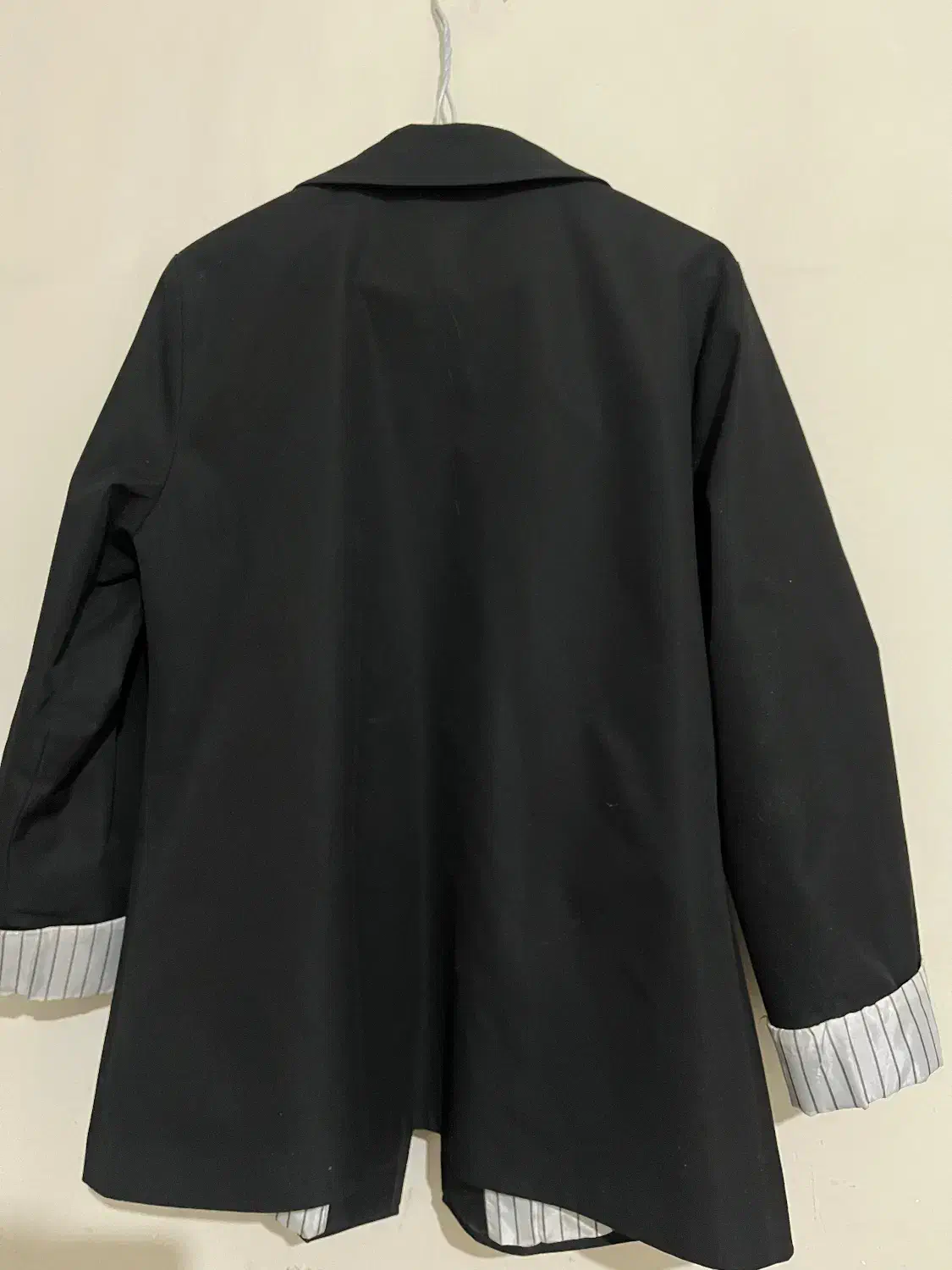 کت نو|لباس|تبریز, |دیوار