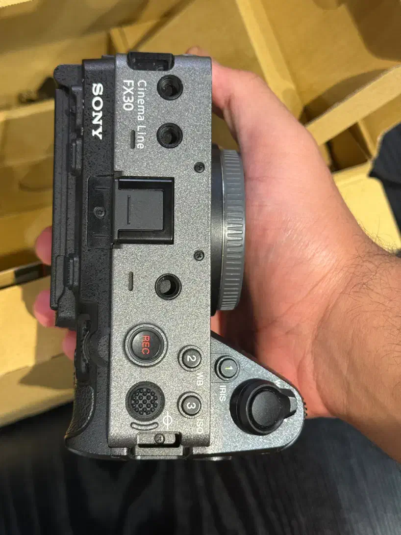 دوربین سونی FX30 اف ایکس|دوربین عکاسی و فیلم‌برداری|اصفهان, تخت فولاد|دیوار