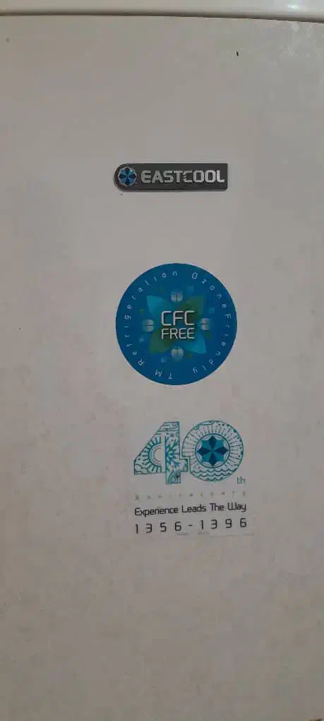 یخچال 12 فوت ایستکول موتور قدیم سالم و تمیز|یخچال و فریزر|رشت, عینک|دیوار