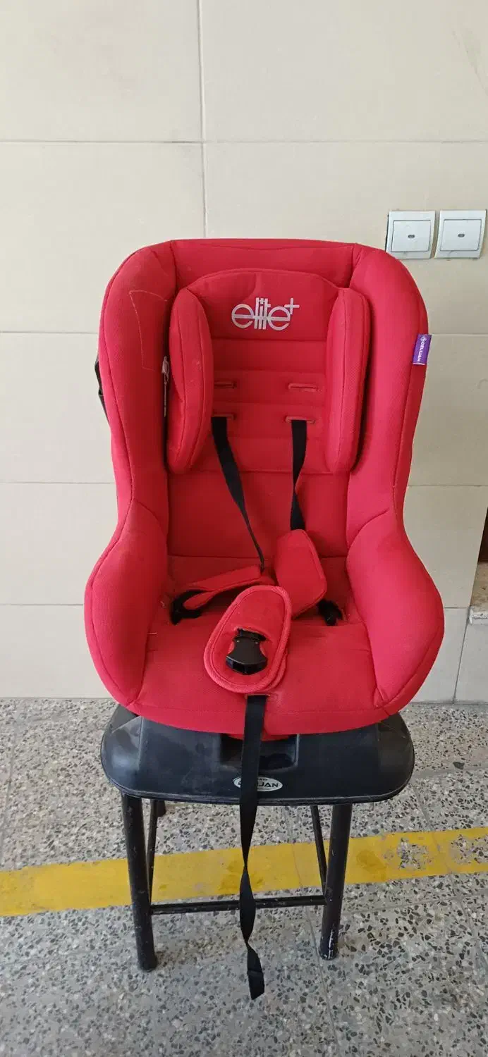 صندلی کودک|تخت و صندلی بچه|شاهین‌شهر, فردوسی|دیوار