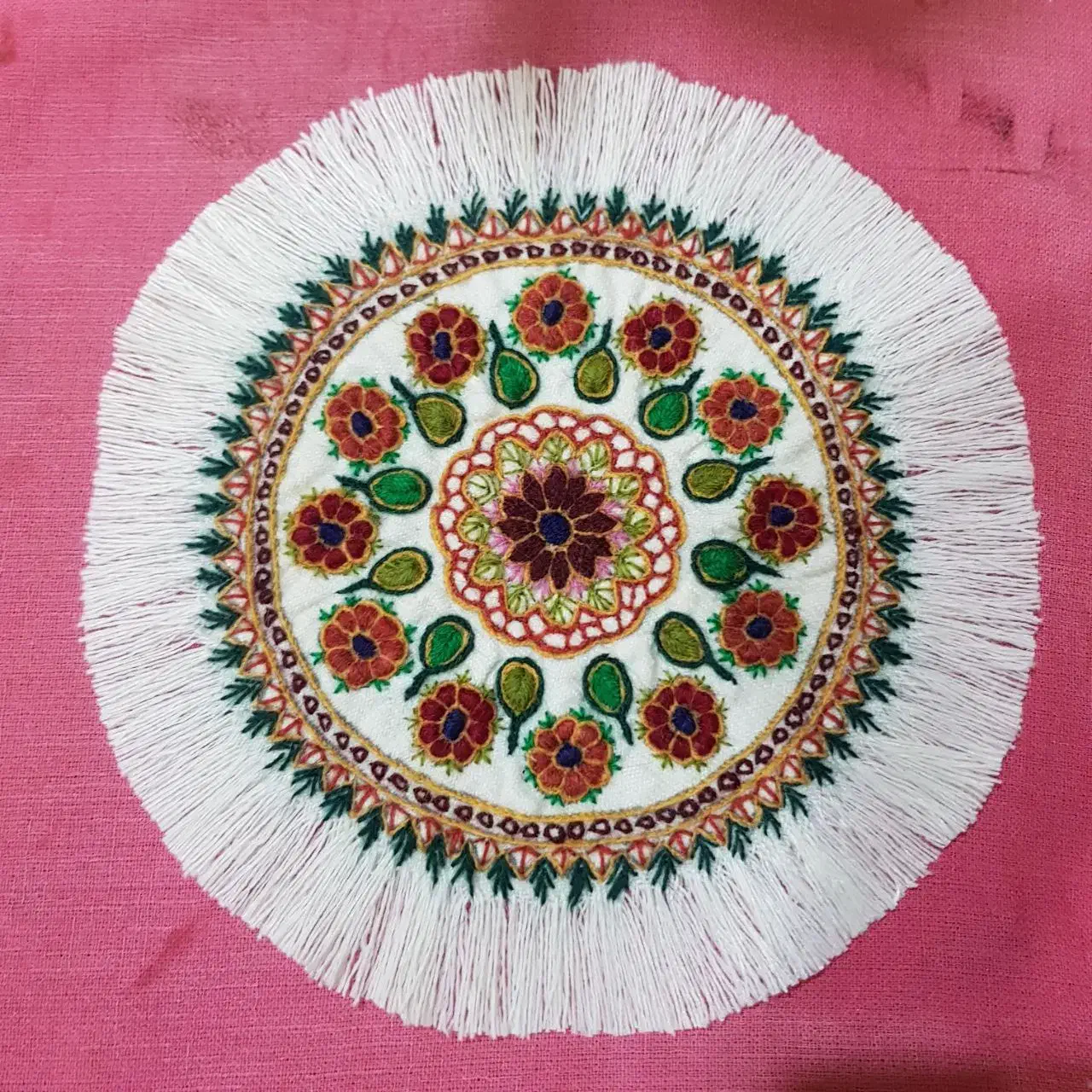 رومیزی پته گرد|صنایع دستی و سایر لوازم تزئینی|کرمان, |دیوار