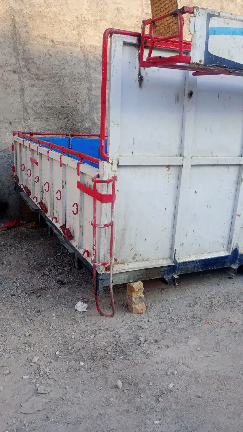 اتاق خاور|خودرو سنگین|قم, قلعه کامکار|دیوار