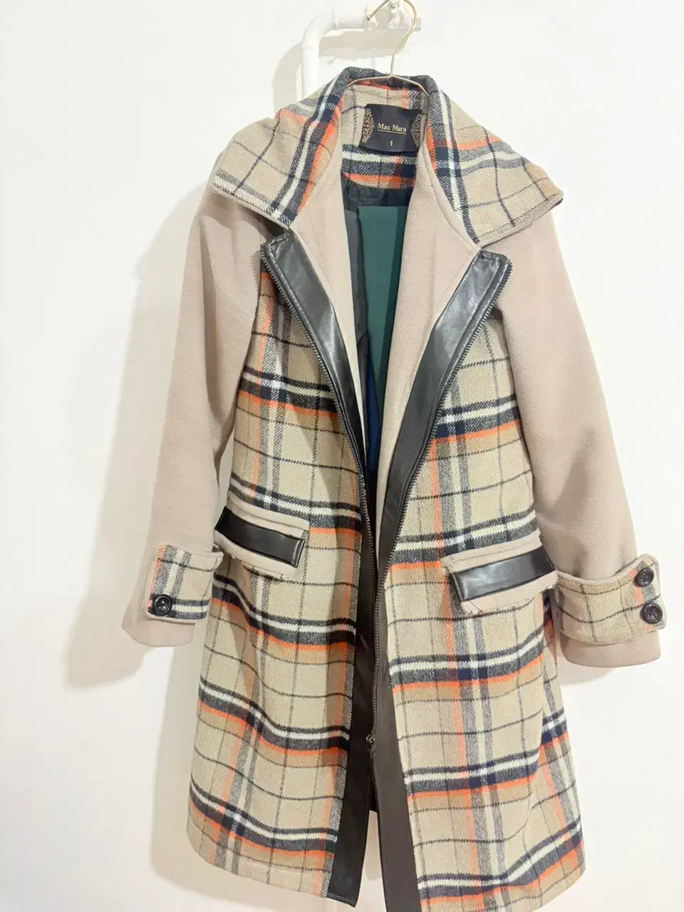 پالتو|لباس|سنندج, |دیوار