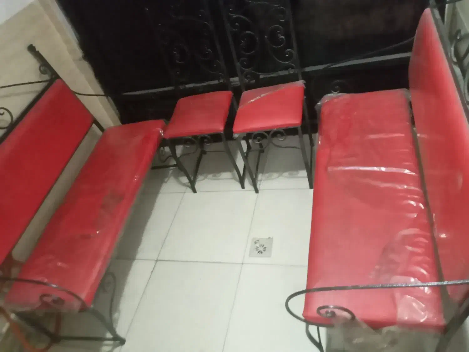 تعدادی صندلی مبلی فرفورژه|میز و صندلی غذاخوری|قرچک, زیبا شهر|دیوار