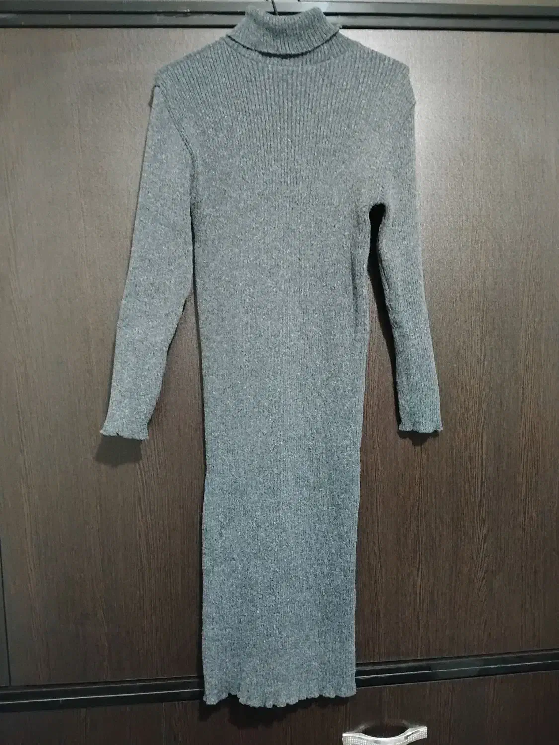 بافت بلند رنگ طوسی تیره با پافر مشکی کوتاه|لباس|پاکدشت, پاکدشت (مامازند)|دیوار