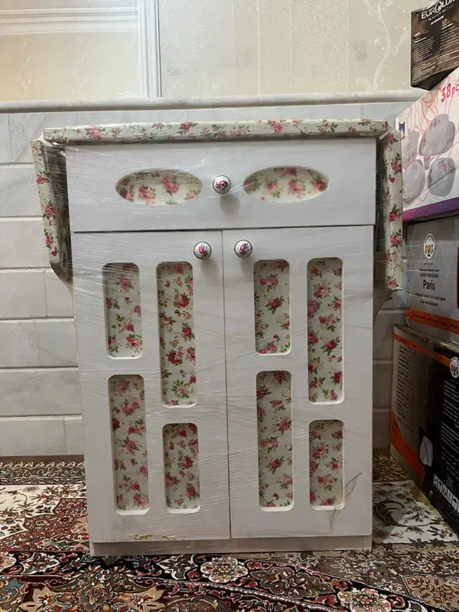 میز اتو کمدی|لوازم خیاطی و بافتنی|قم, شهرک مهدیه (مدرس)|دیوار