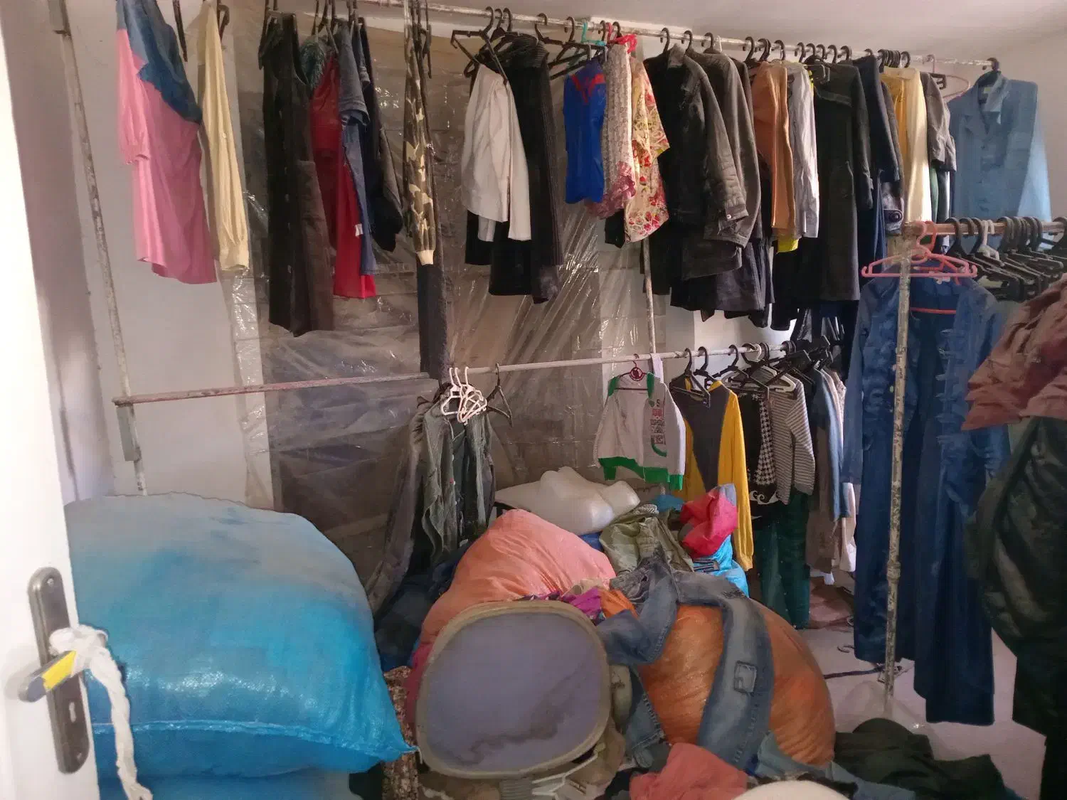 لباس تاناکورا کیسه|لباس|شهریار, دهشاد بالا|دیوار