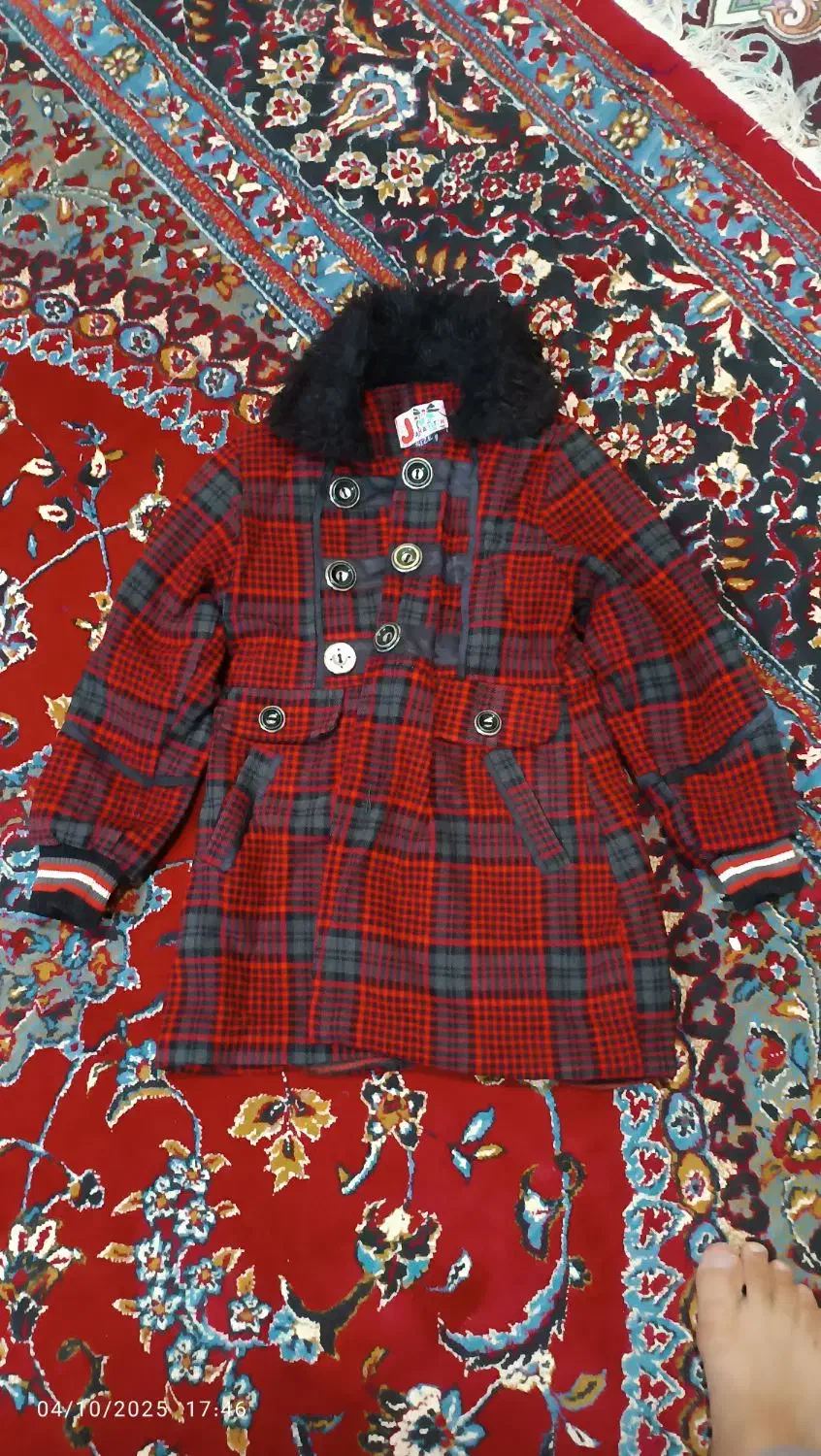 دو عدد کت دخترونه|لباس|خاش, |دیوار