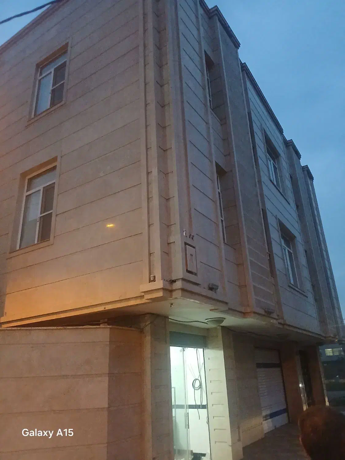 ساختمان تجاری مسکون ۳طبقه نبش کوچه نامداری۲|فروش آپارتمان|پارسآباد, |دیوار