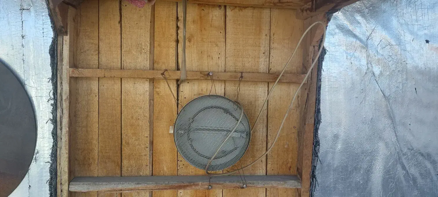 قرصی|صندلی و نیمکت|سنندج, |دیوار