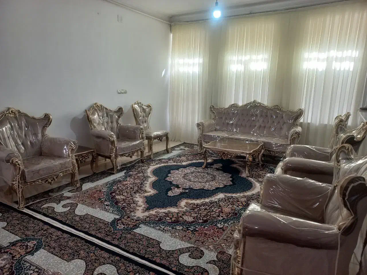 مبل ۹ نفره در حد نو|مبلمان خانگی و میز عسلی|کرمانشاه, |دیوار