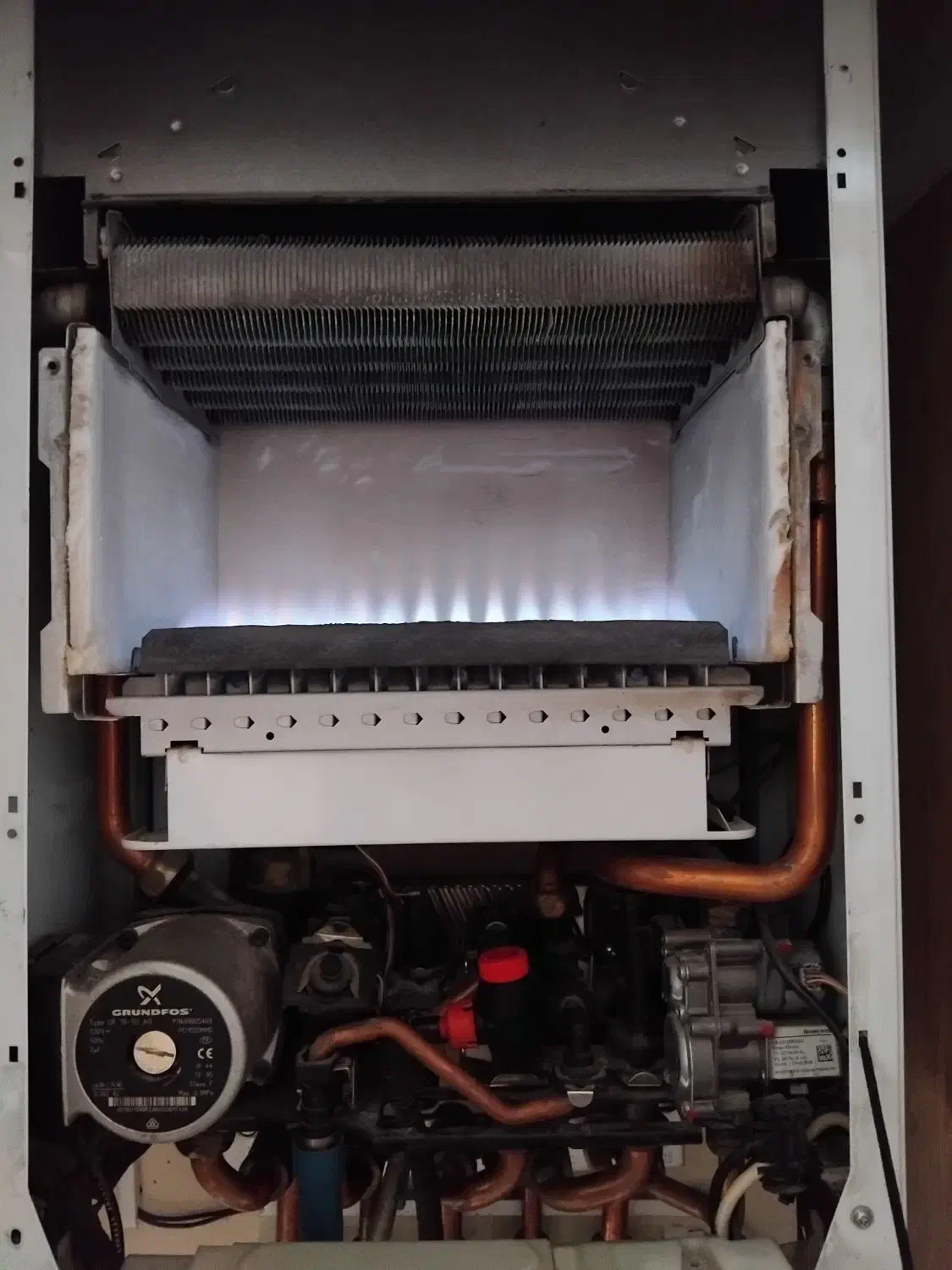 تعمیر پکیج شوفاژ دیواری،ابگرمکن ،اجاق گاز و بخاری|خدمات پیشه و مهارت|شیراز, دکتر حسابی|دیوار