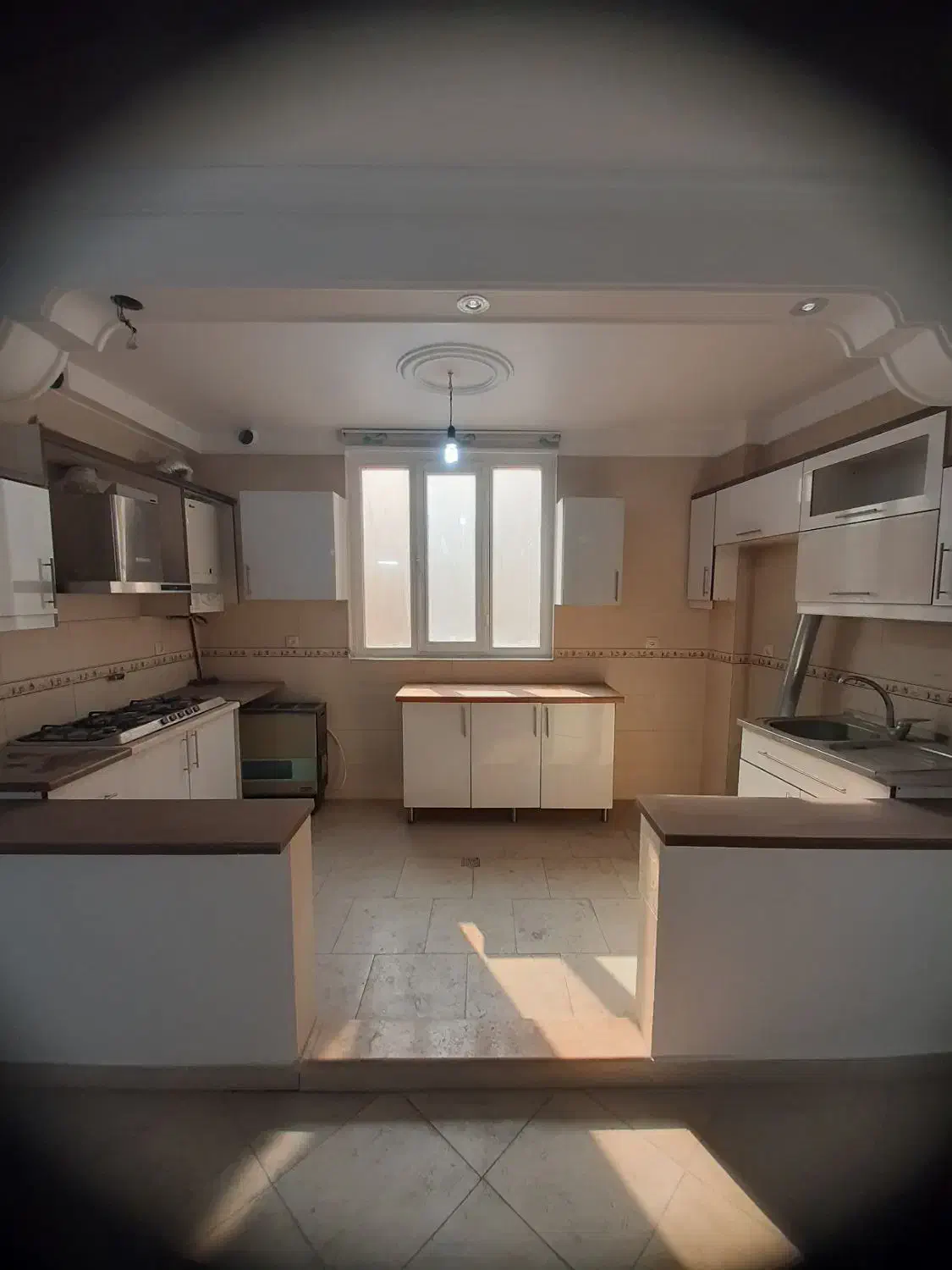 ۶۰ متر ۱خواب ط۳ با پارکینگ پیروزی بلوارنیکنام شرقی