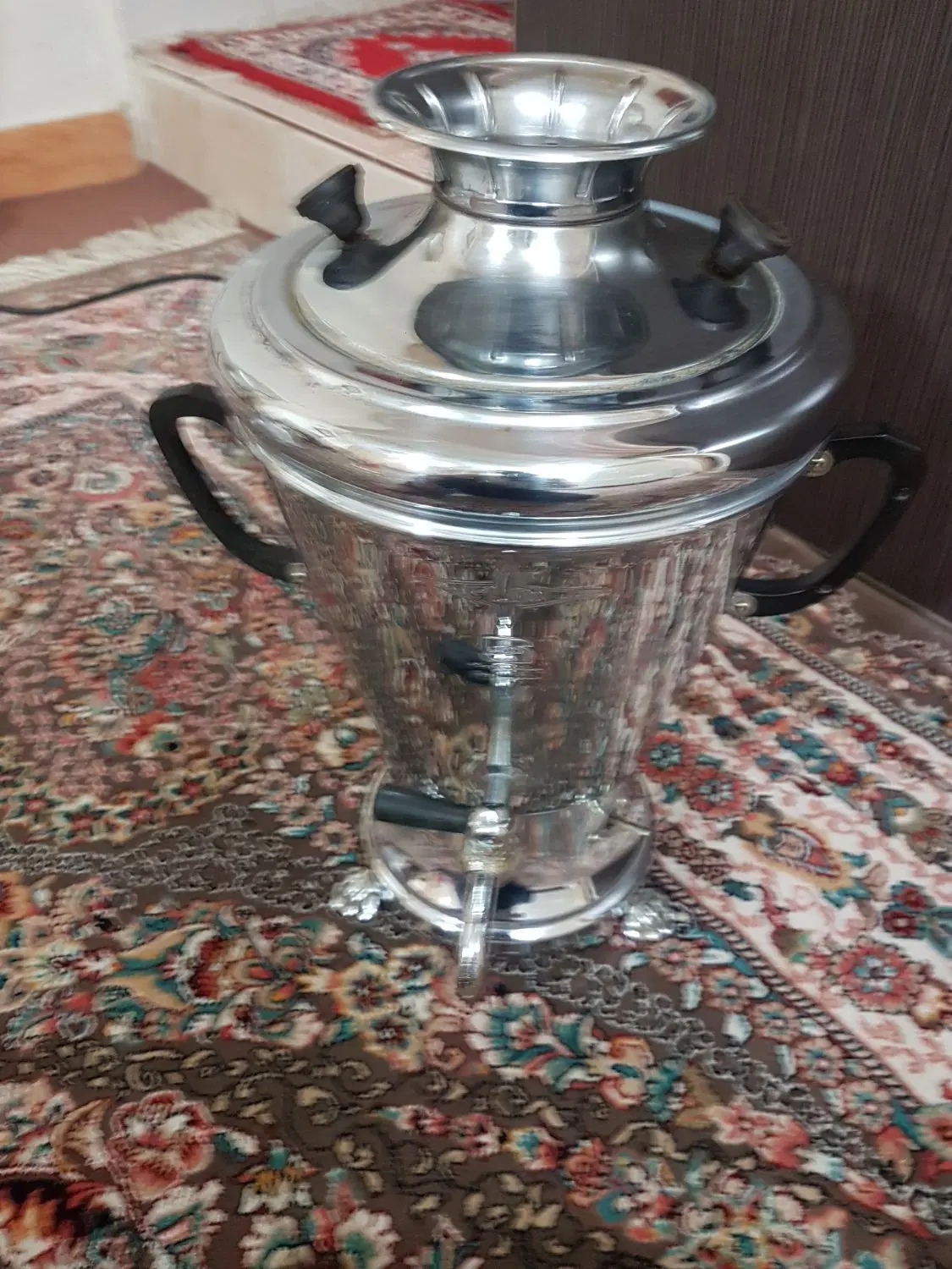 سماوربرقی جنس برنجی ۶لیترپلان درحدنو|سماور، چایساز، قهوهساز|تهران, شکوفه (عبدل آباد)|دیوار