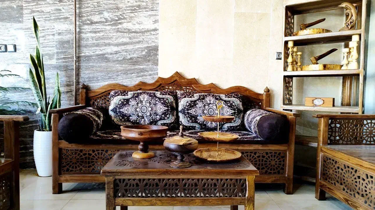 تخت سنتی و مبلمان سنتی 2 متر در 80|مبلمان خانگی و میز عسلی|دهاقان, |دیوار