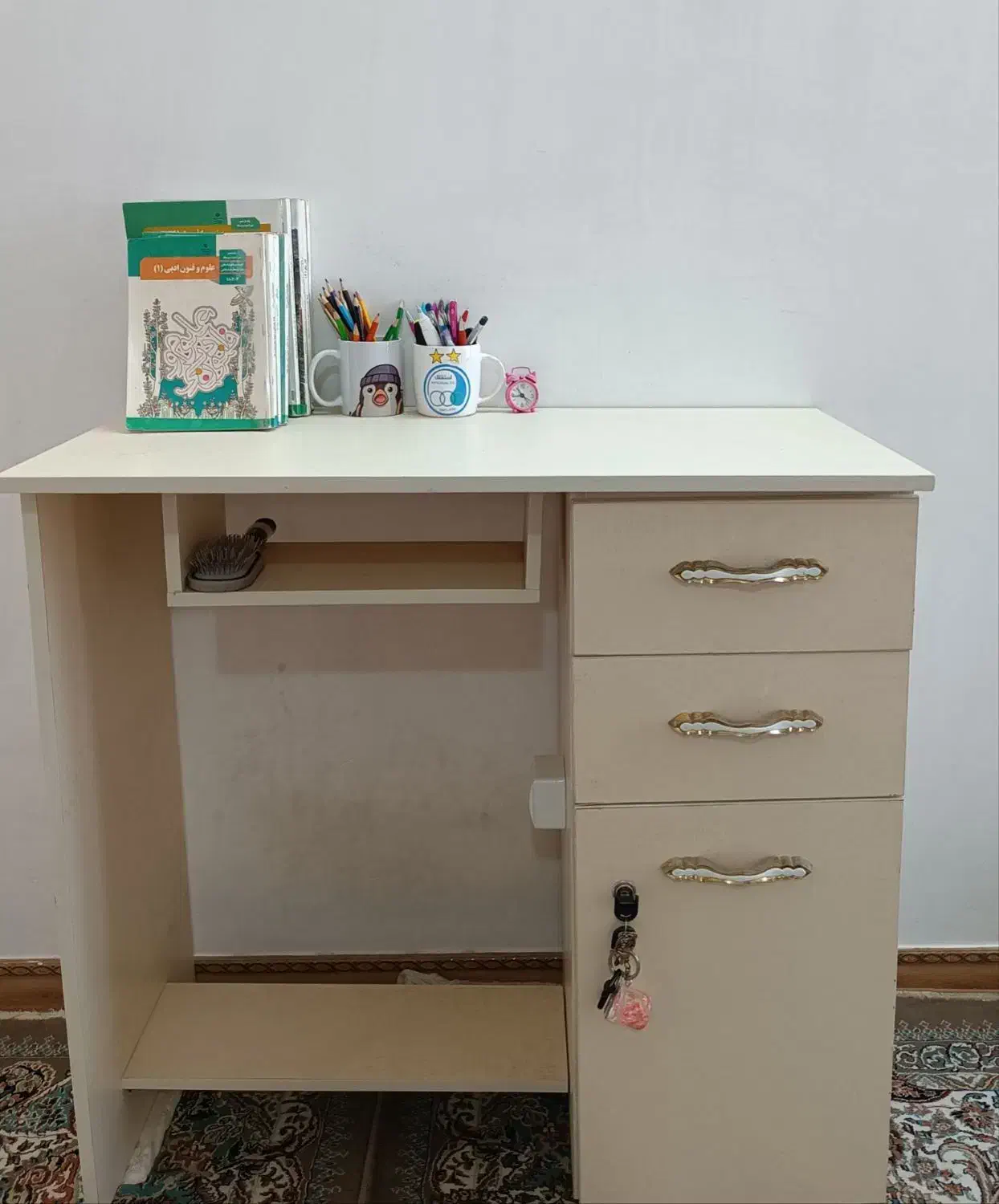 میز تحریر|میز تحریر و کامپیوتر|هشتگرد, ینگی امام|دیوار