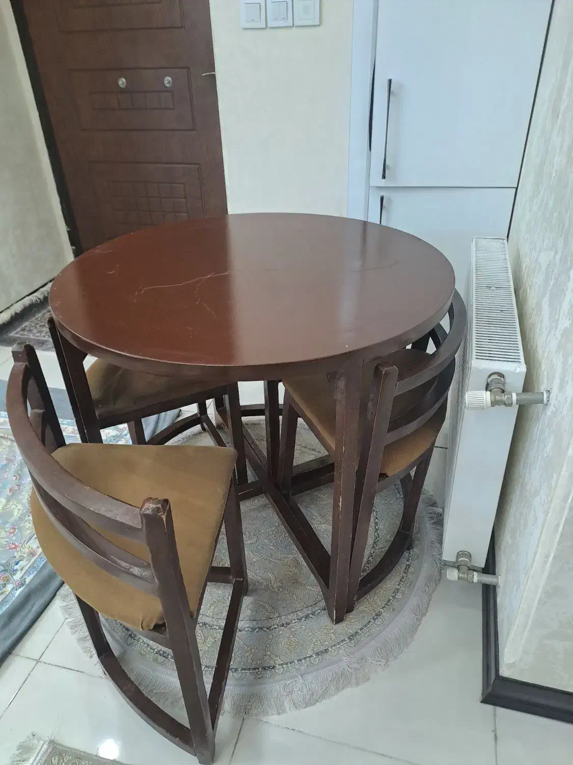 میز غذا خوری۴نفره|میز و صندلی غذاخوری|قم, شهرک امام حسن|دیوار