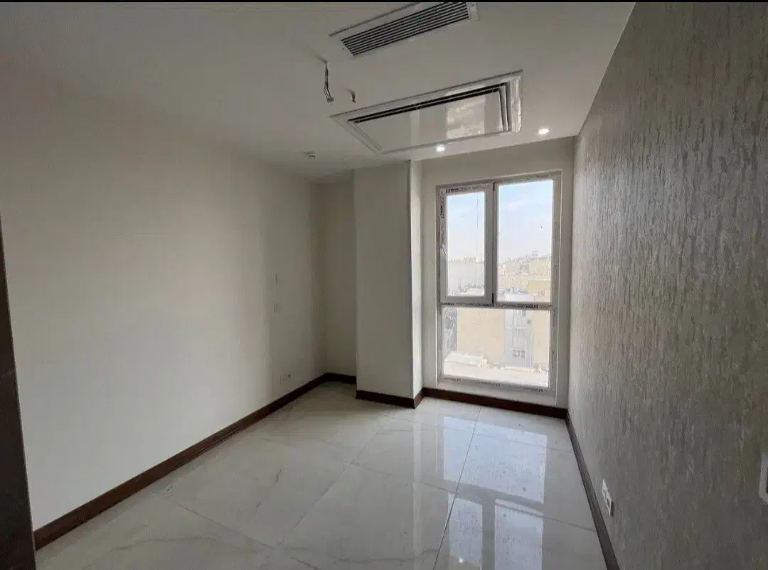 ویـو باز و بدون مشرف در         برج باغ رونیکـا