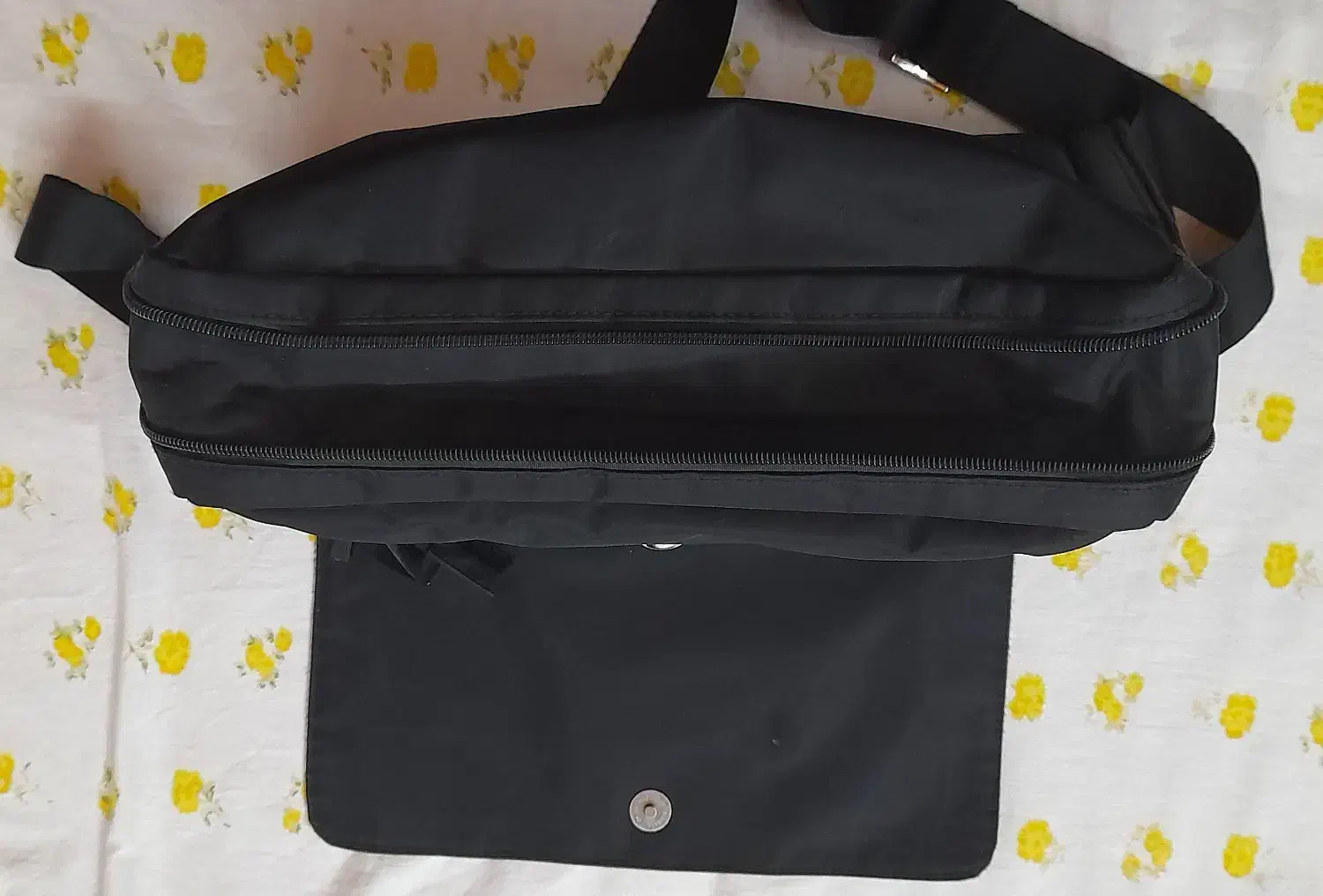 کیف مشکی برندPRADA|کیف، کفش، کمربند|رشت, چله خانه|دیوار