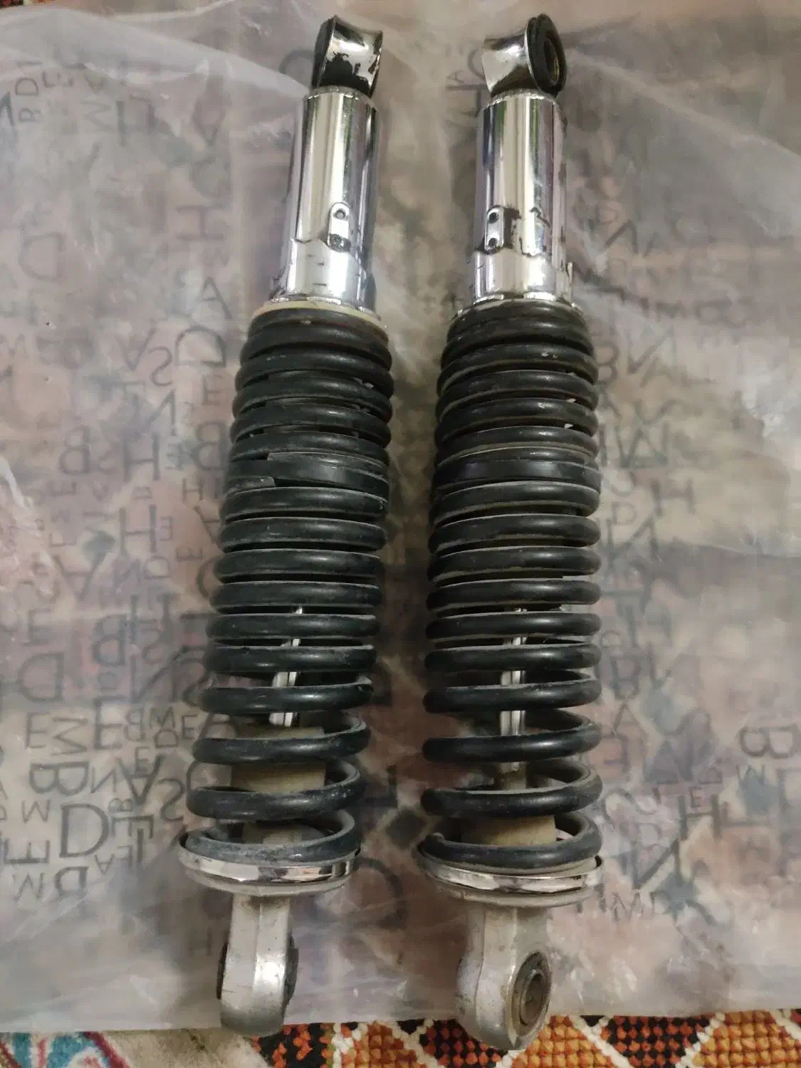 کمک عقب هوندا|قطعات یدکی و لوازم جانبی|شاهین‌شهر, شهرک گلدیس|دیوار