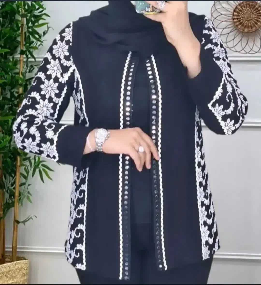 فروشگاه پوشاک زنانه وبچه گانه رها|لباس|قم, شهید صیاد شیرازی|دیوار