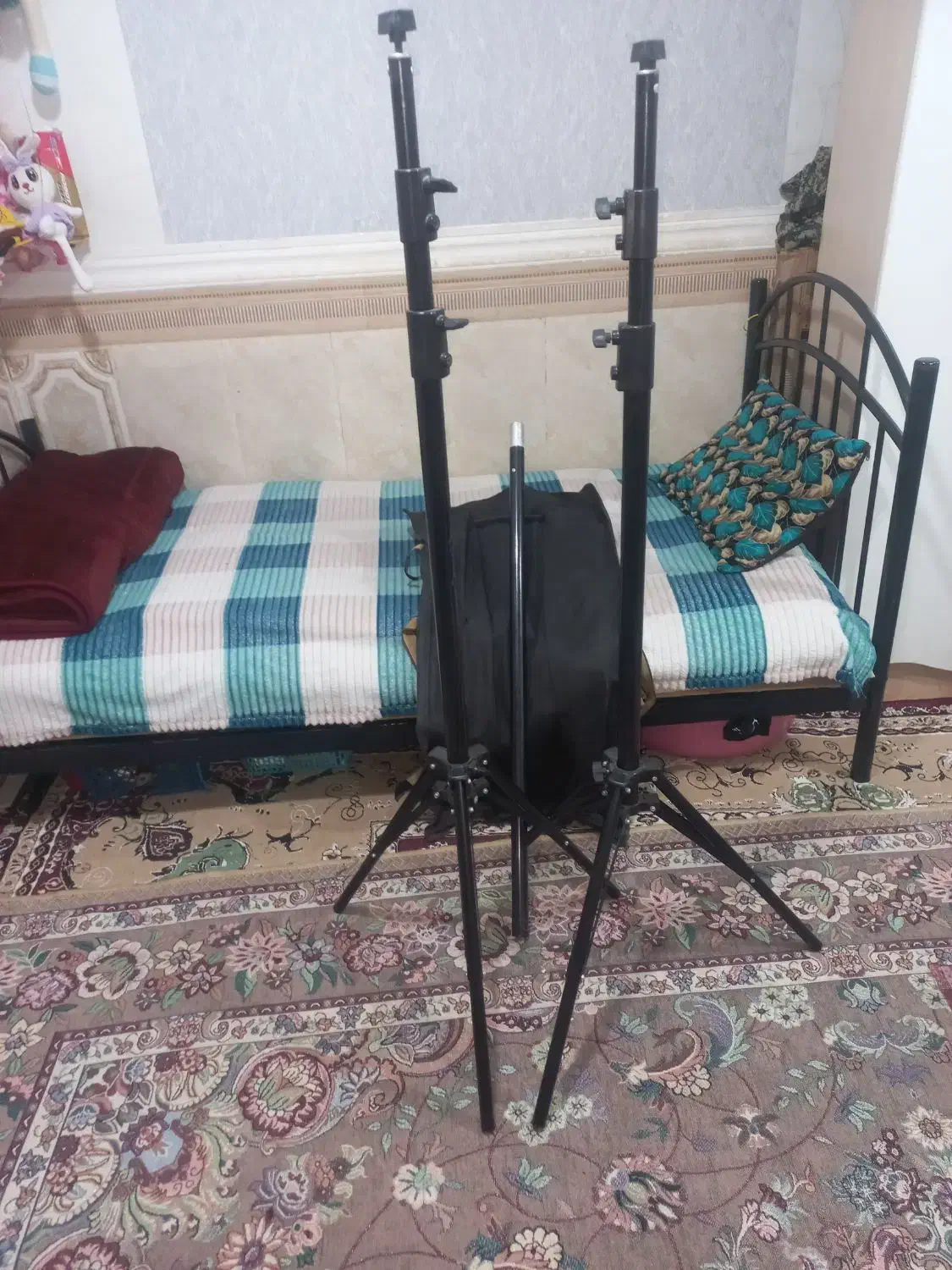 دو عدد پایه دوربین تاشو همراه باکیف ویک لوله زاپاس|دوربین عکاسی و فیلمبرداری|بندر امام خمینی, |دیوار