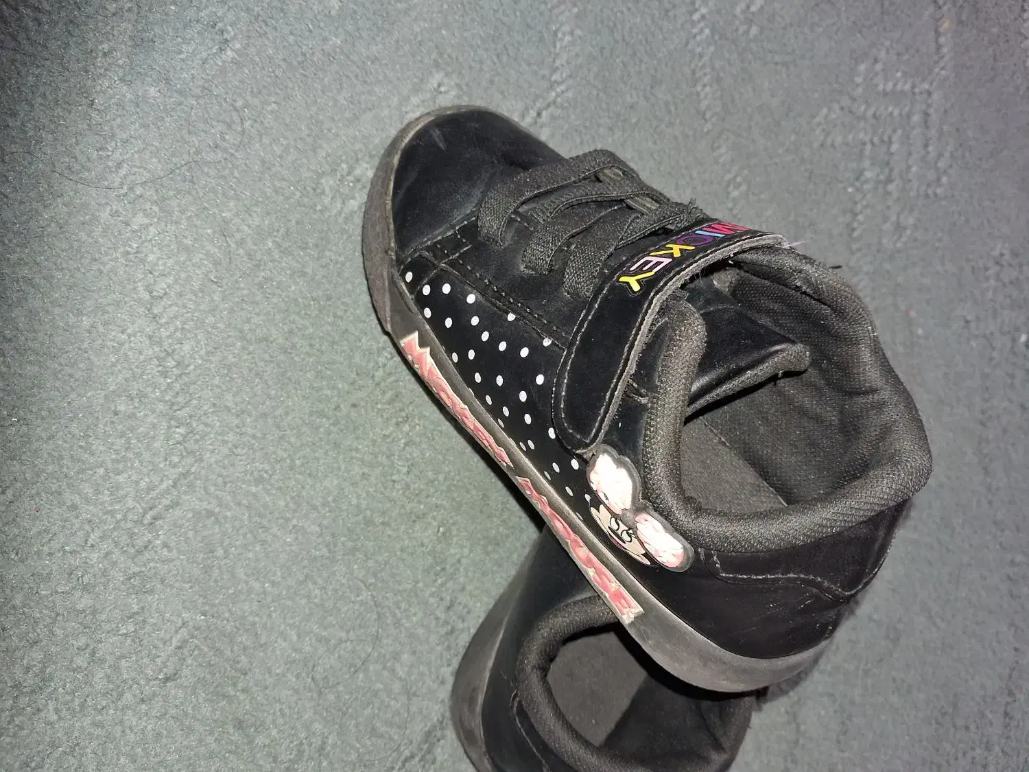 کفش کودک|کیف، کفش، کمربند|مسجد سلیمان, |دیوار