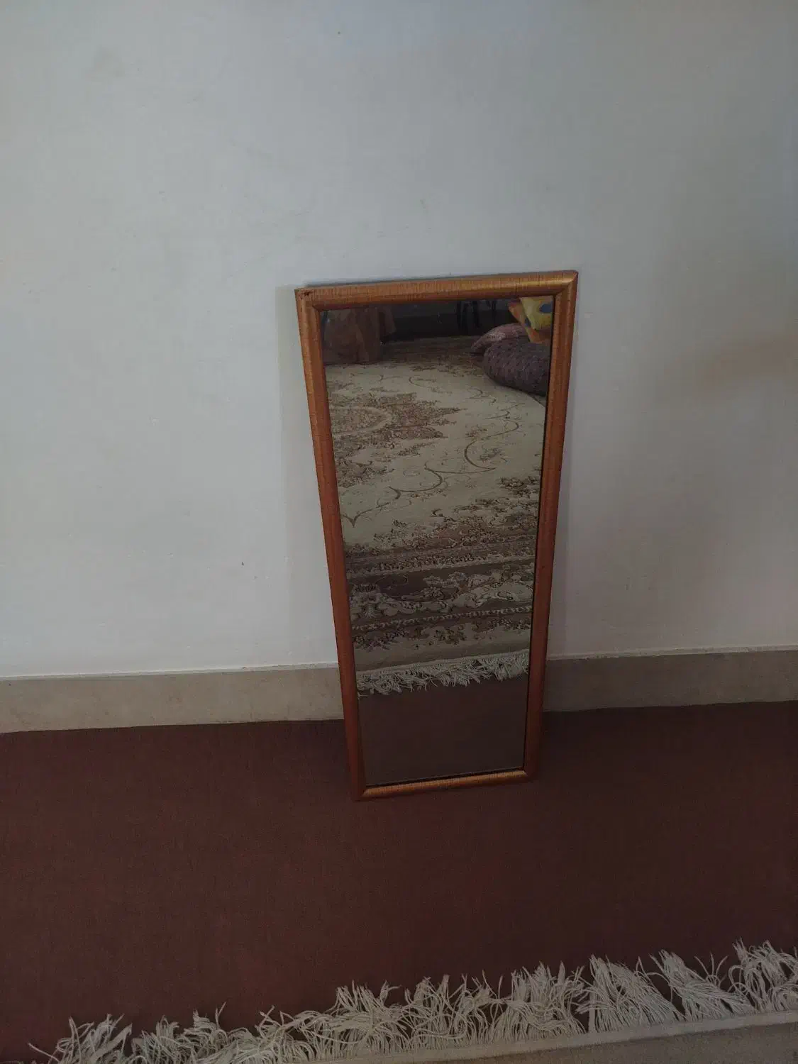 آینه در حدنو|آینه|بروجرد, |دیوار