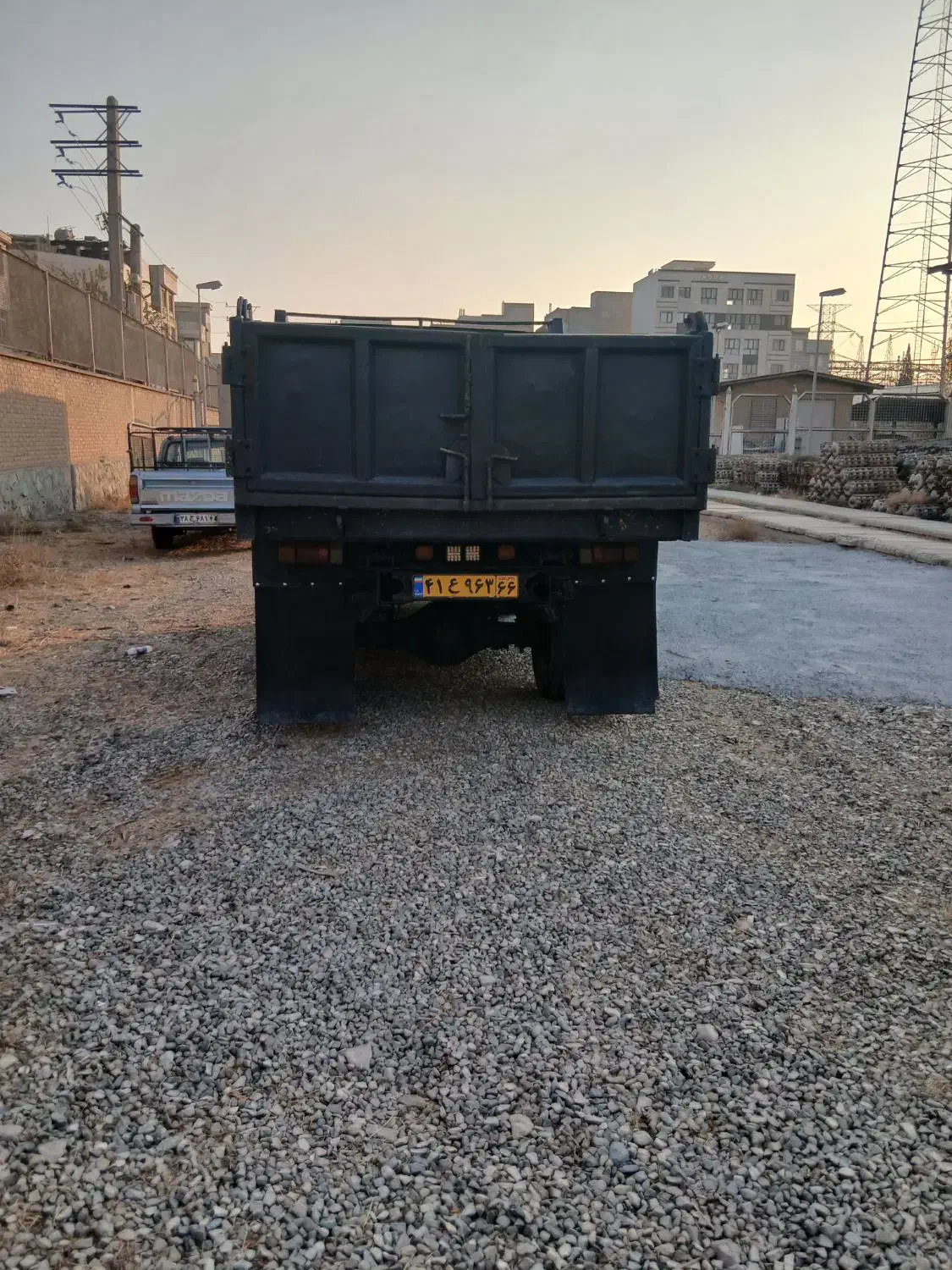 ایسوزو۶تن کمپرسی|خودرو سنگین|تهران, خاک سفید|دیوار