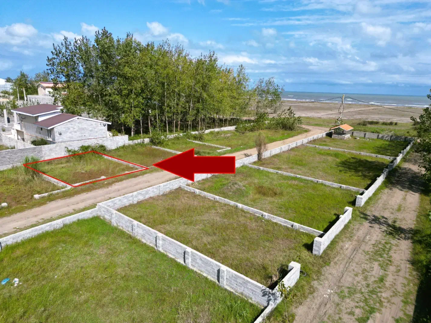 زمین ساحلی مستطیل محصورشده با ویوی رویایی دریا|فروش زمین و ملک کلنگی|رزن, |دیوار