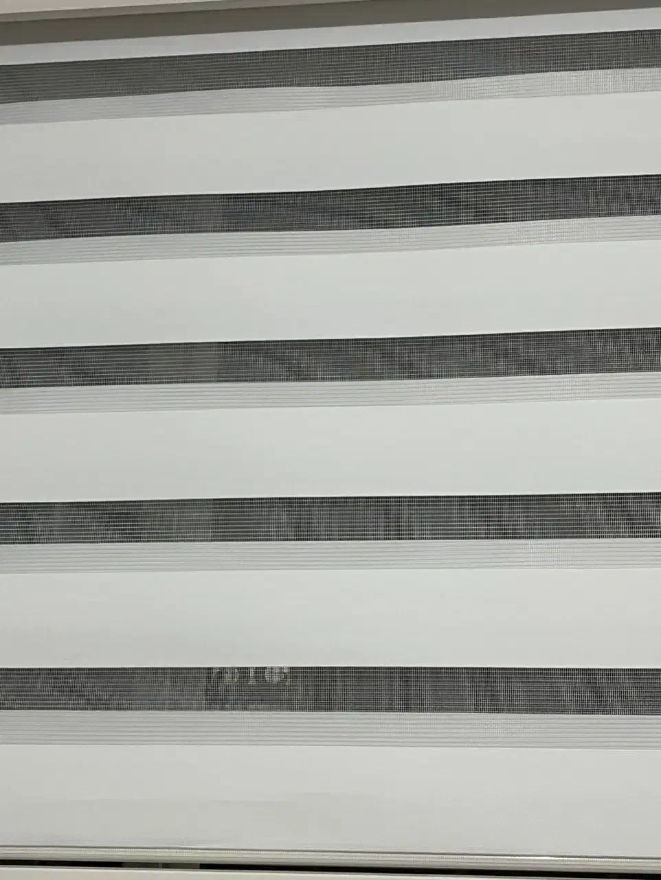 پرده زبرا سفید در حد نو و بسیار تمیز|پرده، رانر، رومیزی|تنکابن, |دیوار