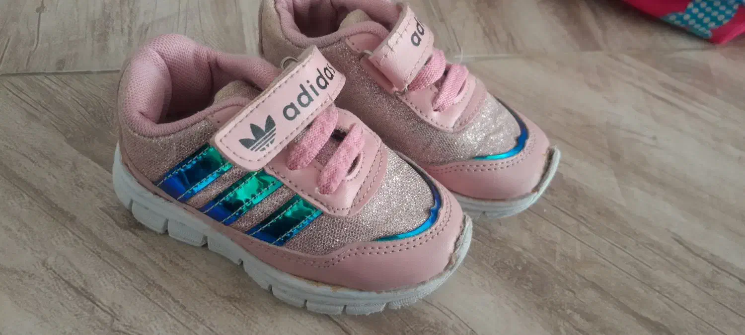 تعدادی کفش بچگانه|کفش و لباس بچه|تاکستان, |دیوار