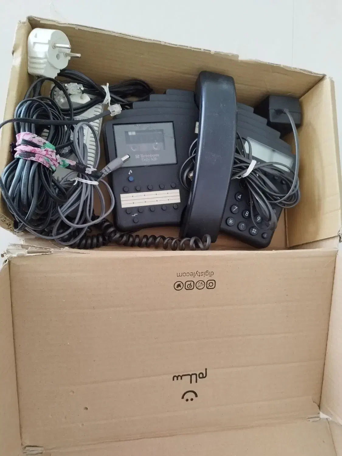 تلفن المانی با دفترچه|تلفن رومیزی|پاکدشت, پاکدشت (مامازند)|دیوار