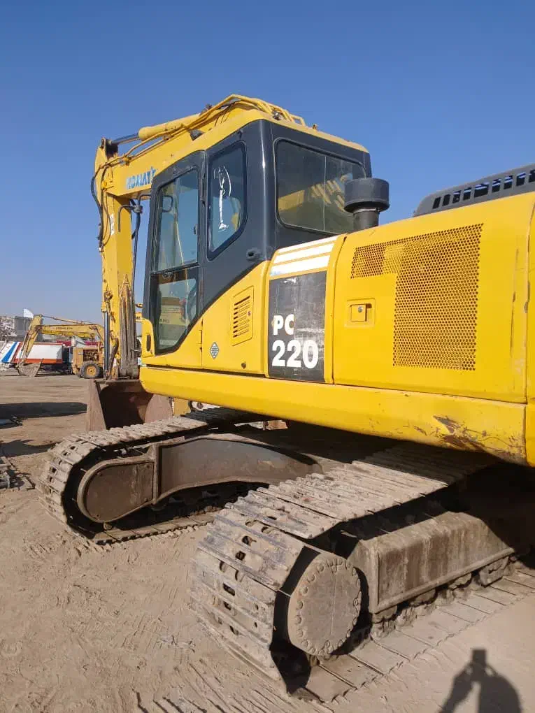 بیل ۲۲۰ کوماتسو مدل ۲۰۰۷ ،۲۱۰ مدل ۲۰۱۲|خودرو سنگین|کرمانشاه, |دیوار