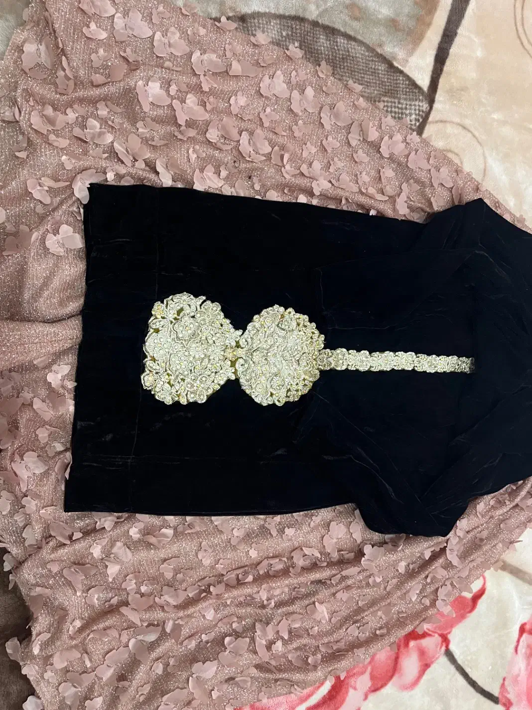 آف فروش چند دست لباس محلی نو|لباس|بروجن, |دیوار