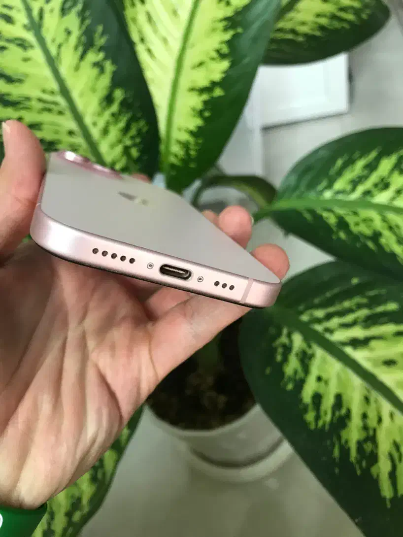 ایفون ۱۵ نرمال صورتی در حد نو تمیز سلامت ch|موبایل|تهران, خزانه|دیوار